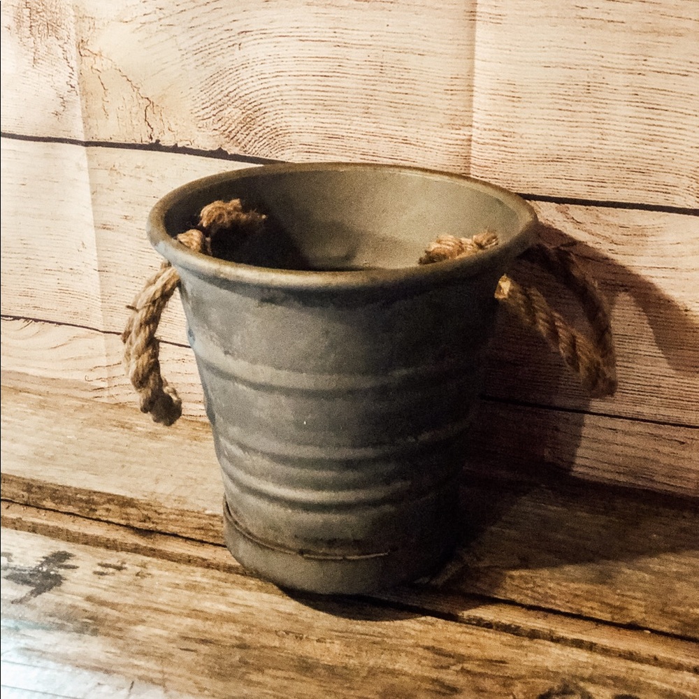 Metal Planter Container - Picture 2 of 4